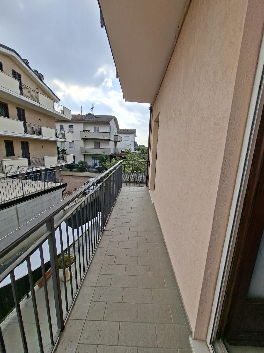 TRILOCALE SENZA CONDOMINIO 2