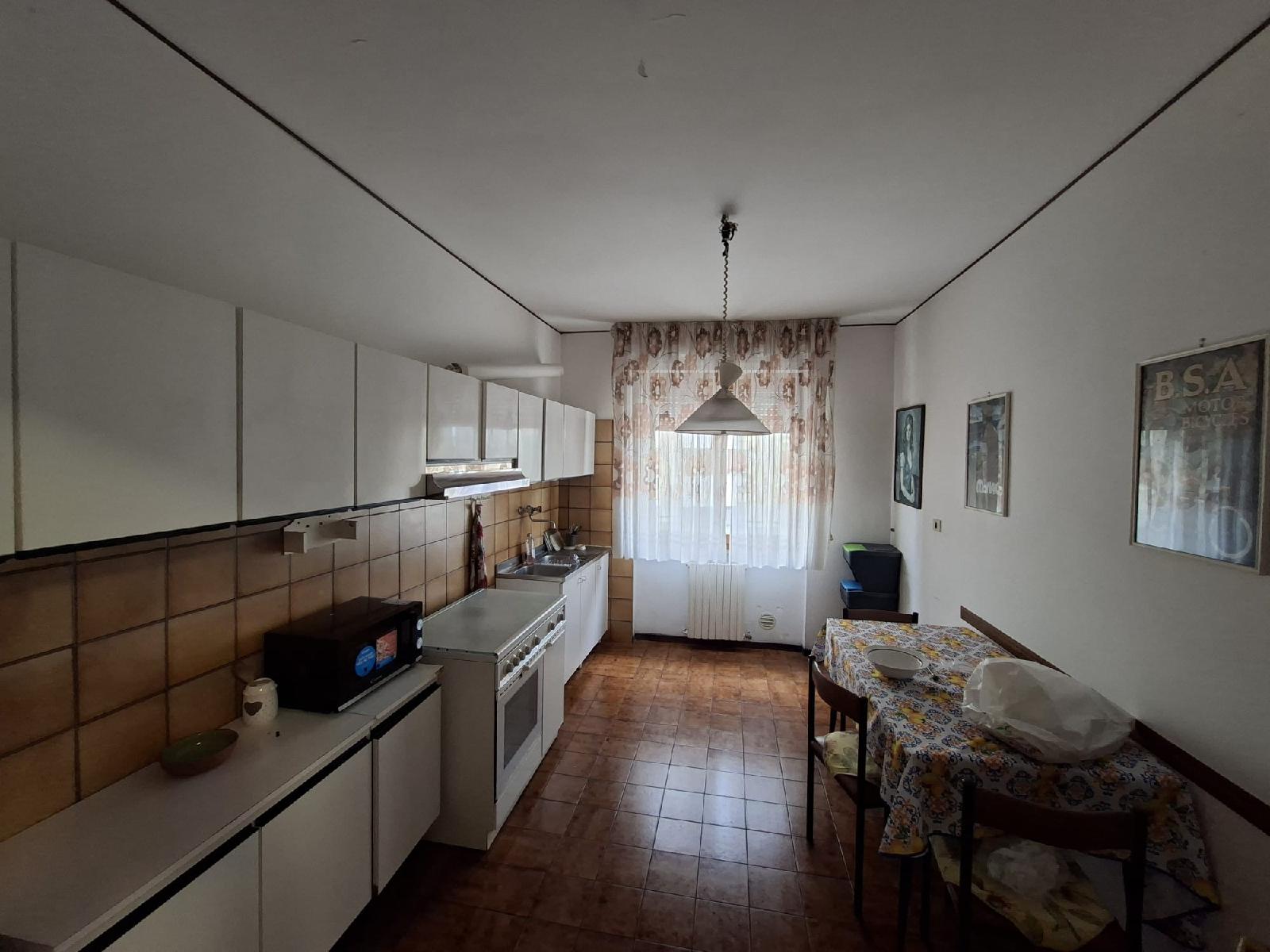 QUADRILOCALE IN BUONE CONDIZIONI 5