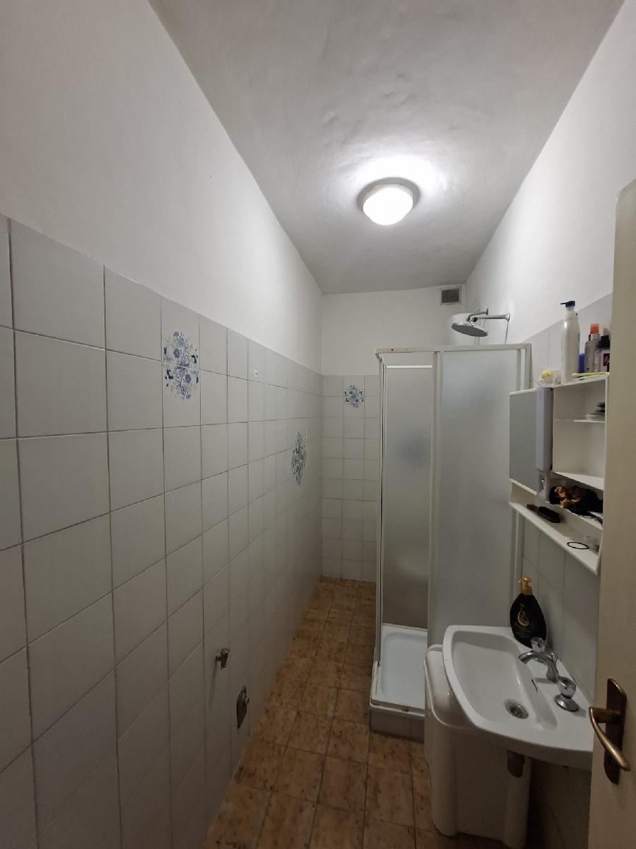 QUADRILOCALE IN BUONE CONDIZIONI 8