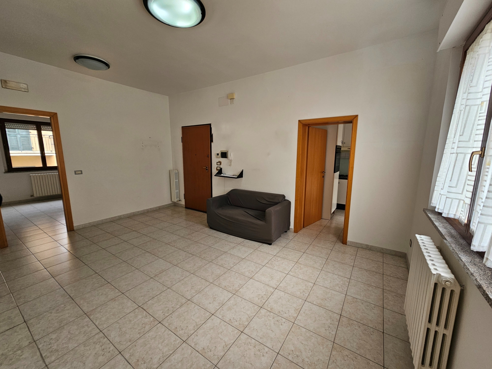 APPARTAMENTO IN OTTIME CONDIZIONI CON CANTINA 11