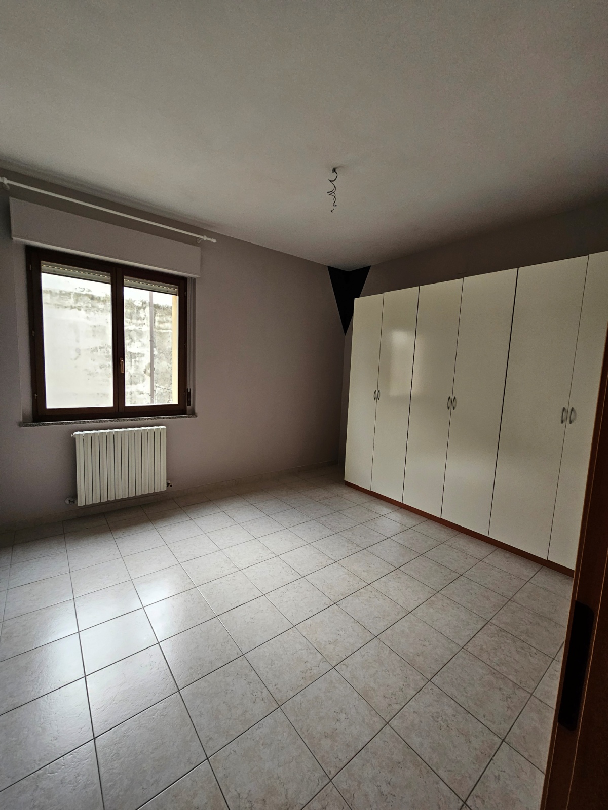 APPARTAMENTO IN OTTIME CONDIZIONI CON CANTINA 4