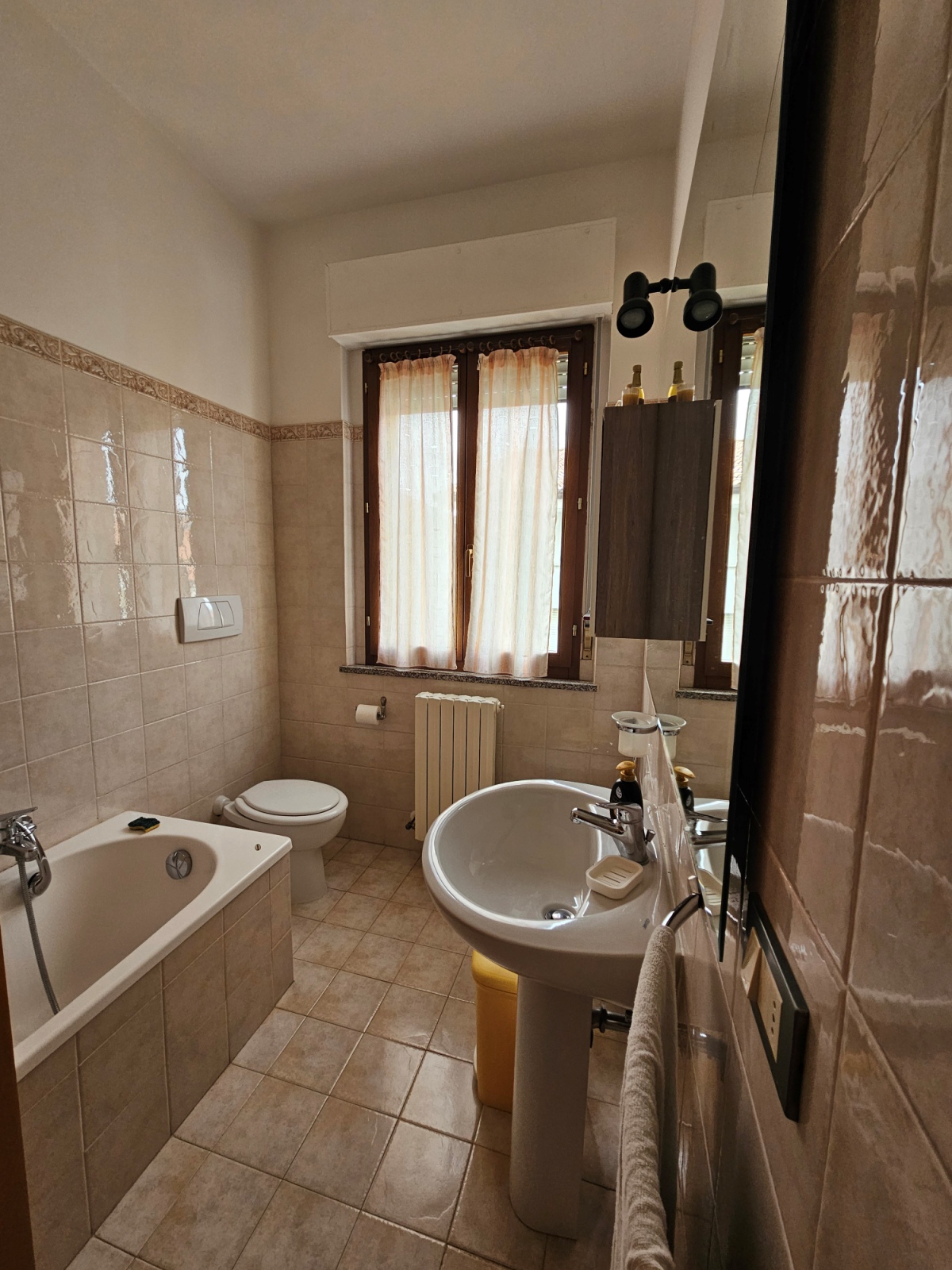 APPARTAMENTO IN OTTIME CONDIZIONI CON CANTINA 6