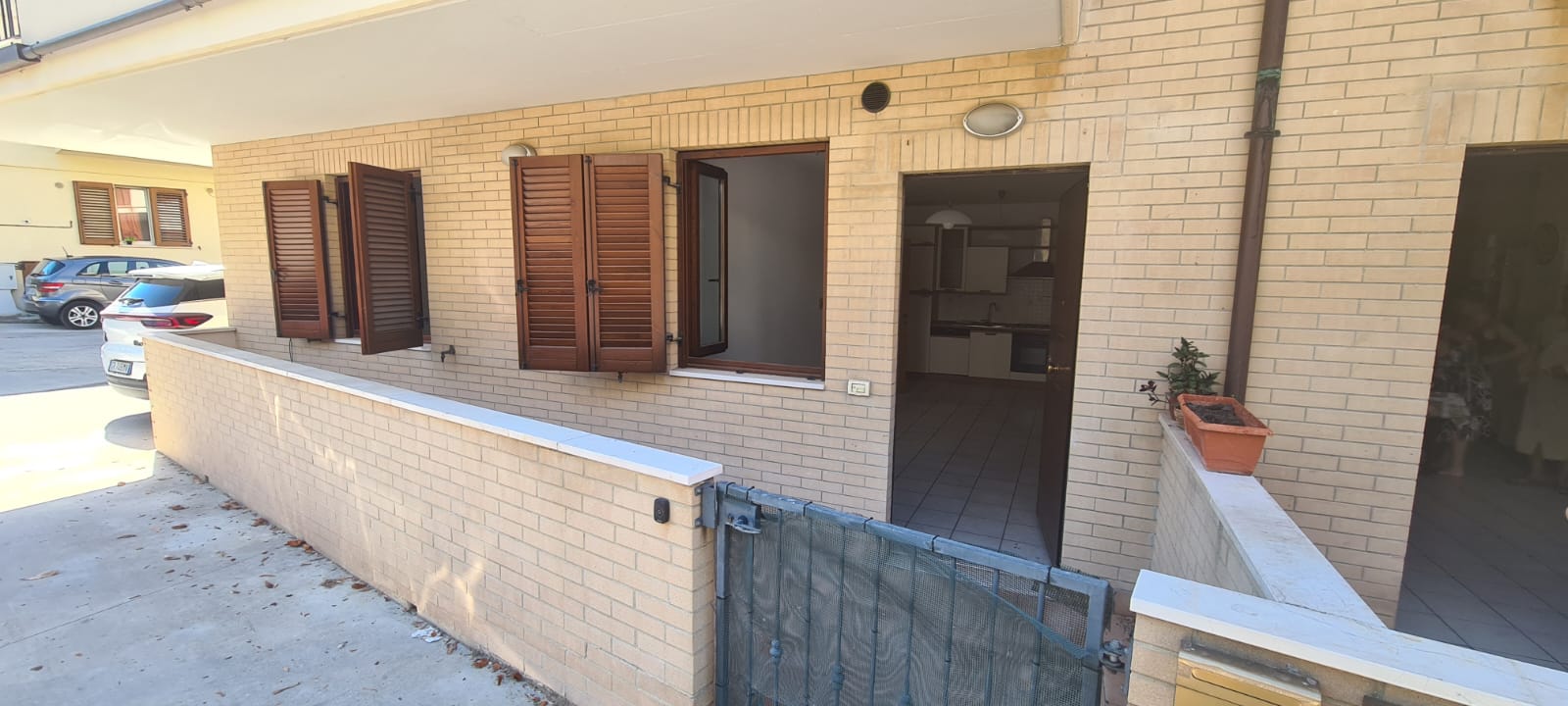 TRILOCALE CON INGRESSO INDIPENDENTE 9